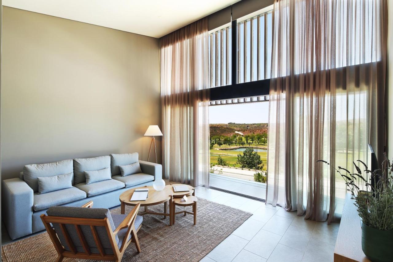 Minthis Resort Tsadha Exteriér fotografie Interior of a villa at the resort